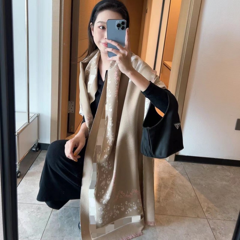 

2022 Scarf Fashion Winter Unisex Style Perfect Design by Senior Designer Model Try on Effect Welcome to Consult and Order