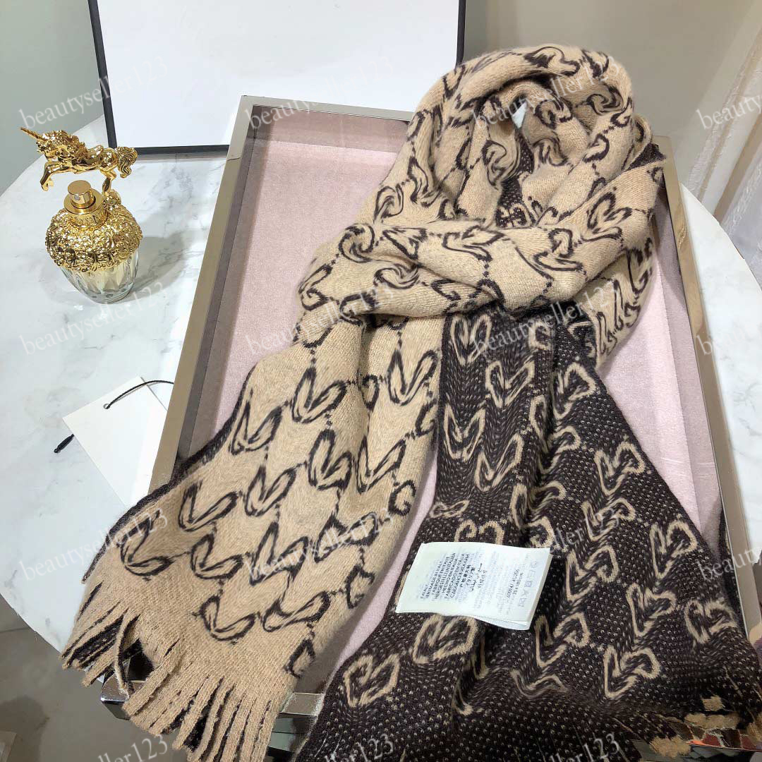 

Stylish Women Cashmere Scarf Full Letter Printed Scarves Soft Touch Warm Wraps with Tags Autumn Winter Long Shawls Top Designer Pashmina Scarfs