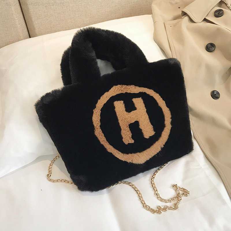 

Totes Plush Tote Bags Chain Bag For Women 2021 New Soft Fluffy Furry Luxury Designer Handbag Roman Vacation Fur Shoulders Y2211, For the postage