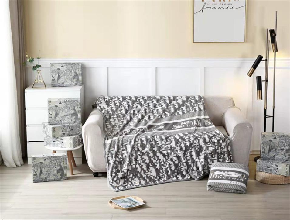 

2022 classic fashion blanket home bed el car blankets winter autumn luxury designer bedroom supplies shpping4465962