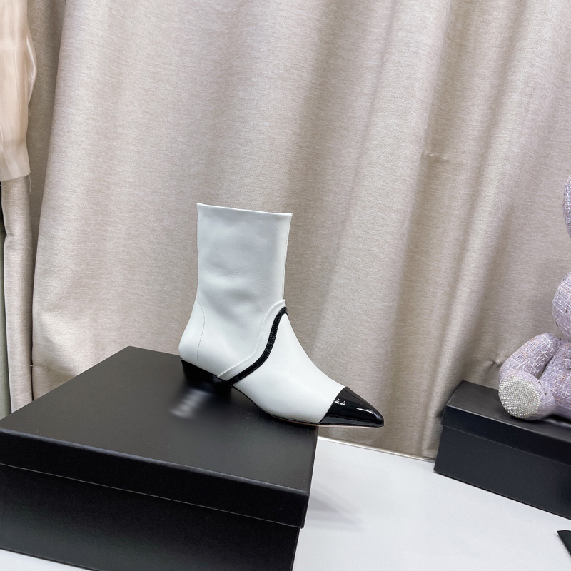 

2023 middle age series rain boots booties vintage women Martin boot leather chain decoration flat bottom retro rainboots waterproof net red same paragraph -L125, Picture color