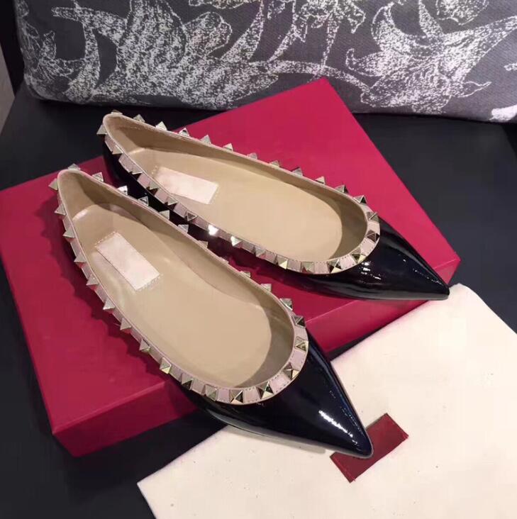 

Sandals 2022 Pointed Rivet Flat Shoes Flats Full Black Matte Women Casual Shoes Leather Willow Nail Rivet Flat Heel Shoes