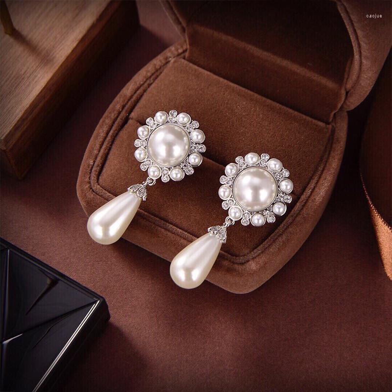 

Stud Earrings Fashion Brand Ladies Round Pearl Flower Design Delicate Party Luxury Jewelry Birthday Gift Accessories Girl
