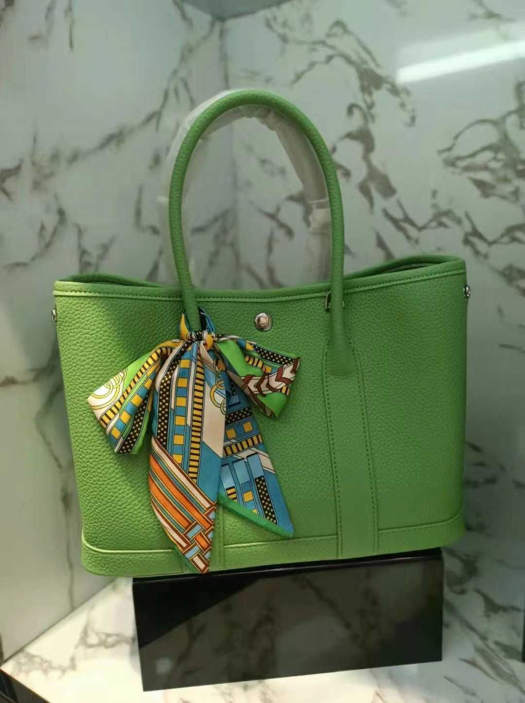

Designer leather Herme garden bag 2022 New Fashion Garden Bag Simple Versatile Large Capacity Shopping Portable Tote Female, Not for sale do not shoot