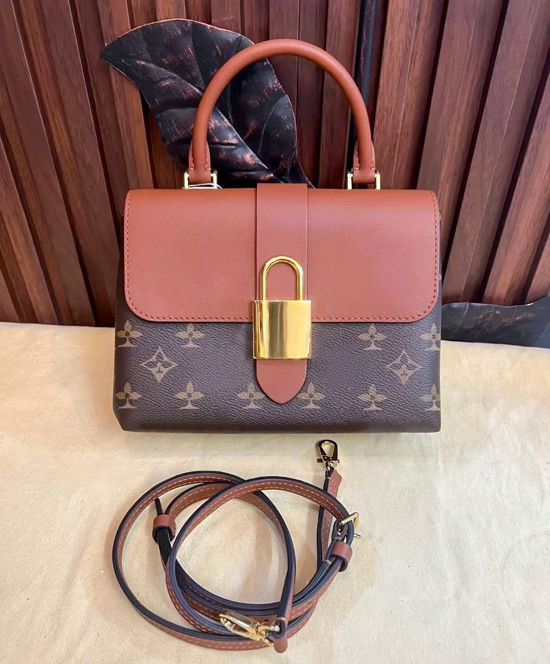 

Luxurys LOCKY BB M44322 leather clutch Shoulder Bag pochette classic Women's men fashion famous handbags tote crossbody wallet Designers Bags sling flap strap city, Box