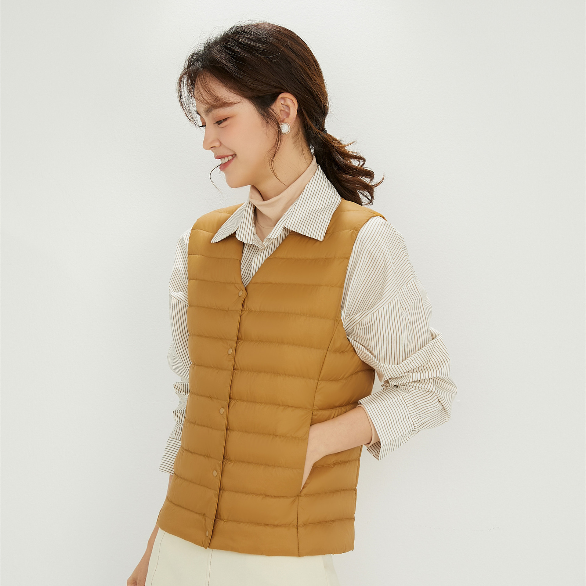 

2022 Spring Winter Womens Tracksuits designer Down Parkas jacket Yoga Clothes Fitness Sports Warm Plus Down Buttons Coat Vest Clothing joggers runnings girls, With o