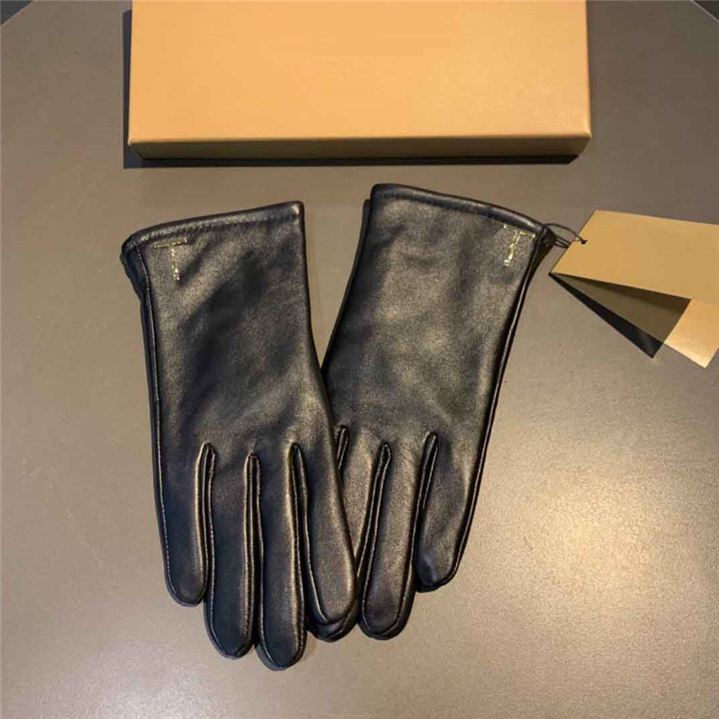 

Fashion Women Sheepskin Gloves Warm Plush Lining Mittens Autumn Winter Designer Gloves Plus Velvet Glove With Box