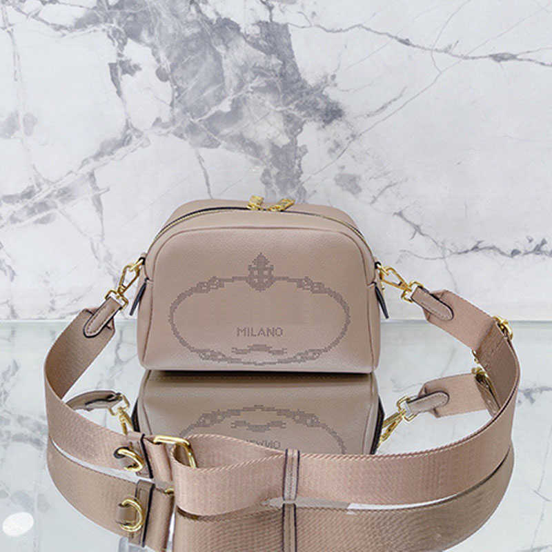 

Cosmetic Bags Cases Crossbody Bag Handbags purse Women Shoulder Bags Gold Metal Parts Genuine Leather Zipper Closure Solid Color P Purse Lady Wallets