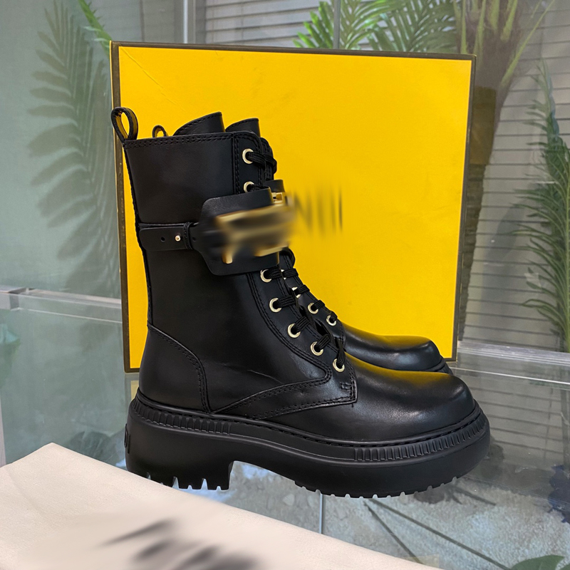 

luxury designer Leather Women boots Martin Desert Boot flamingos Love arrow medal real leathers coarse Winter designers shoes with box size 35-40 -K137, Picture color