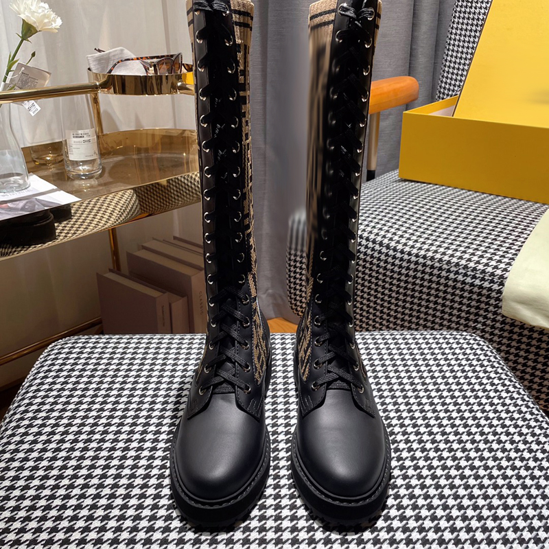 

luxury designer Leather Women boots Martin Desert Boot flamingos Love arrow medal real leathers coarse Winter designers shoes with box size 35-40 -K145, Picture color