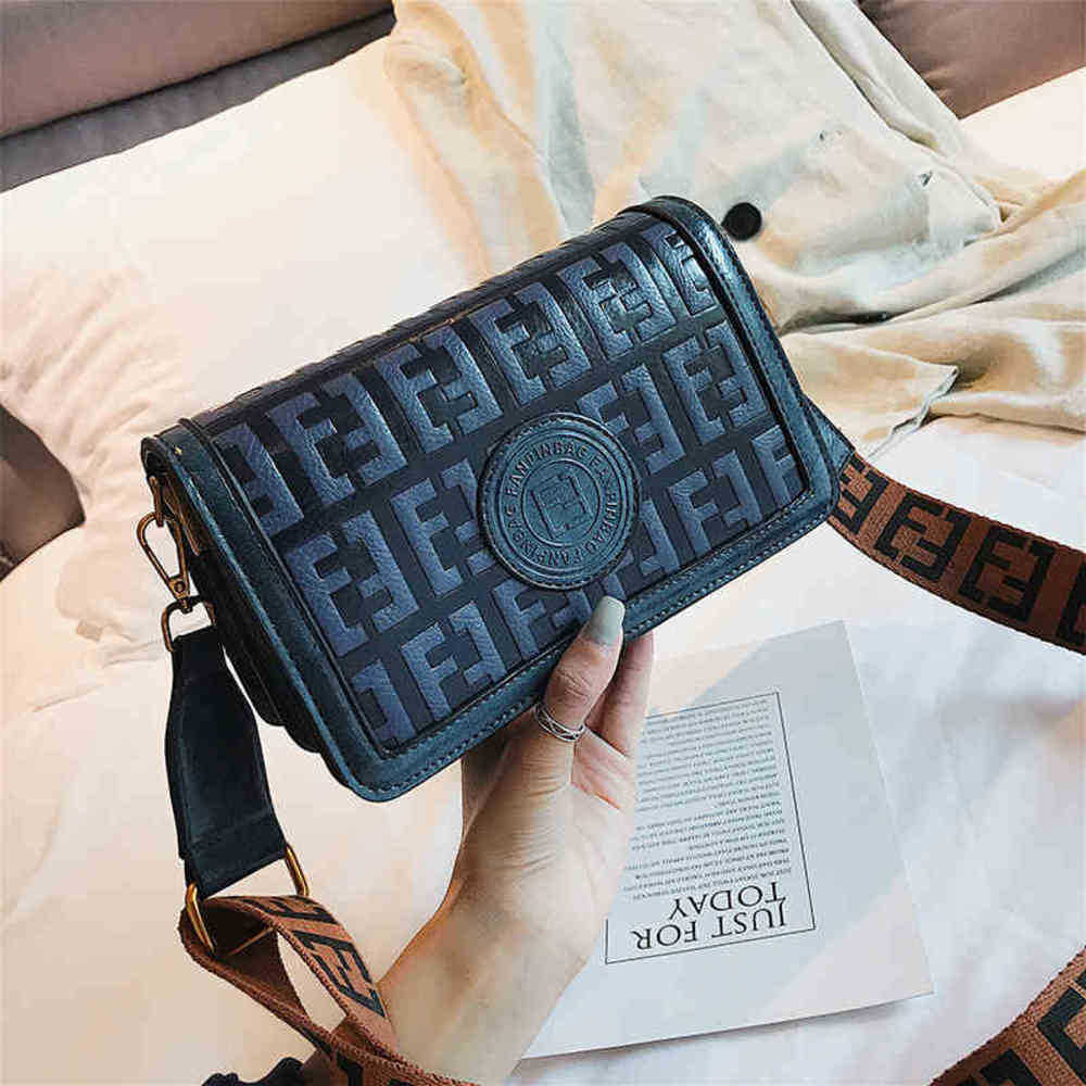 

Factory wholesale new 2023 Senxi single small broadband messenger bagIF3OHigh, Red