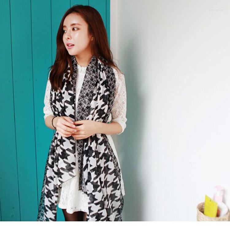 

Scarves 5pcs/lot Colourful Ladies Wrap Classic High Quality Scarves/scarf Fashion Plaid Cotton Shawls Muslim Hijab Solid