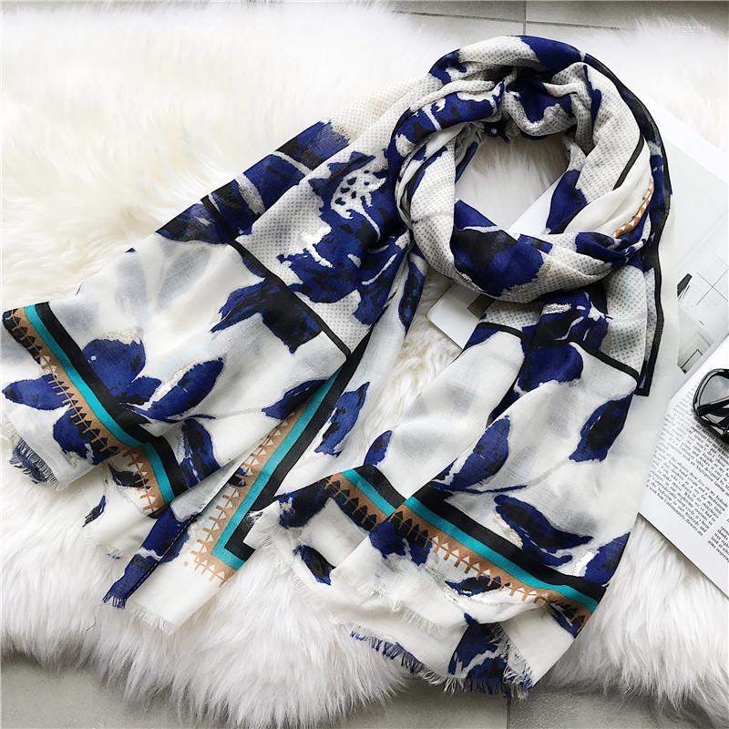 

Scarves 2022 Est Ombre Flower Print Fringe Shawls Cotton Silver Foil Floral Wraps Muffler Hijab Scarf 4 Color