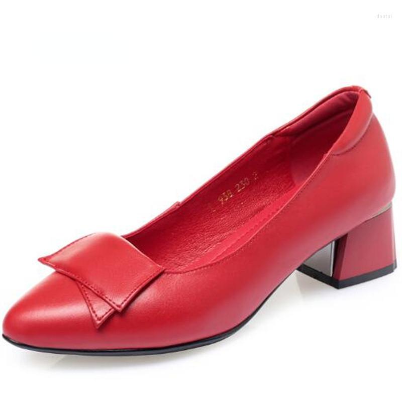

Dress Shoes 2022 Spring Pointed Toe Medium Heel Shoe Women Fashion Banquet Wedding Soft Sole Comfortable Trend, Beige 381