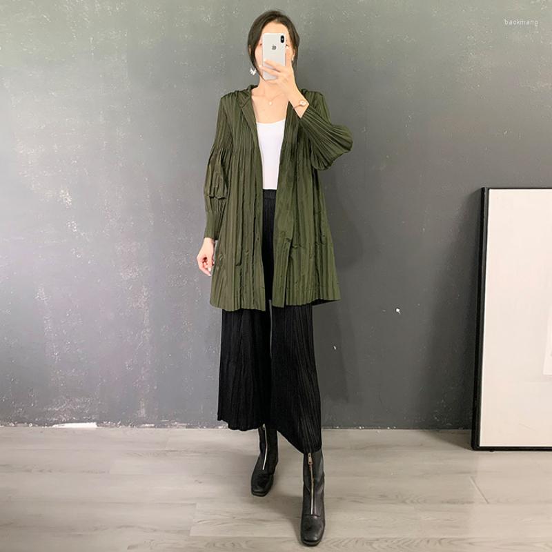 

Women's Trench Coats Miyake Pleated For Women 45-75kg Fall/Winter 2022 Mid-Length Loose Long-Sleeved Stretch Hooded Jackets, Black