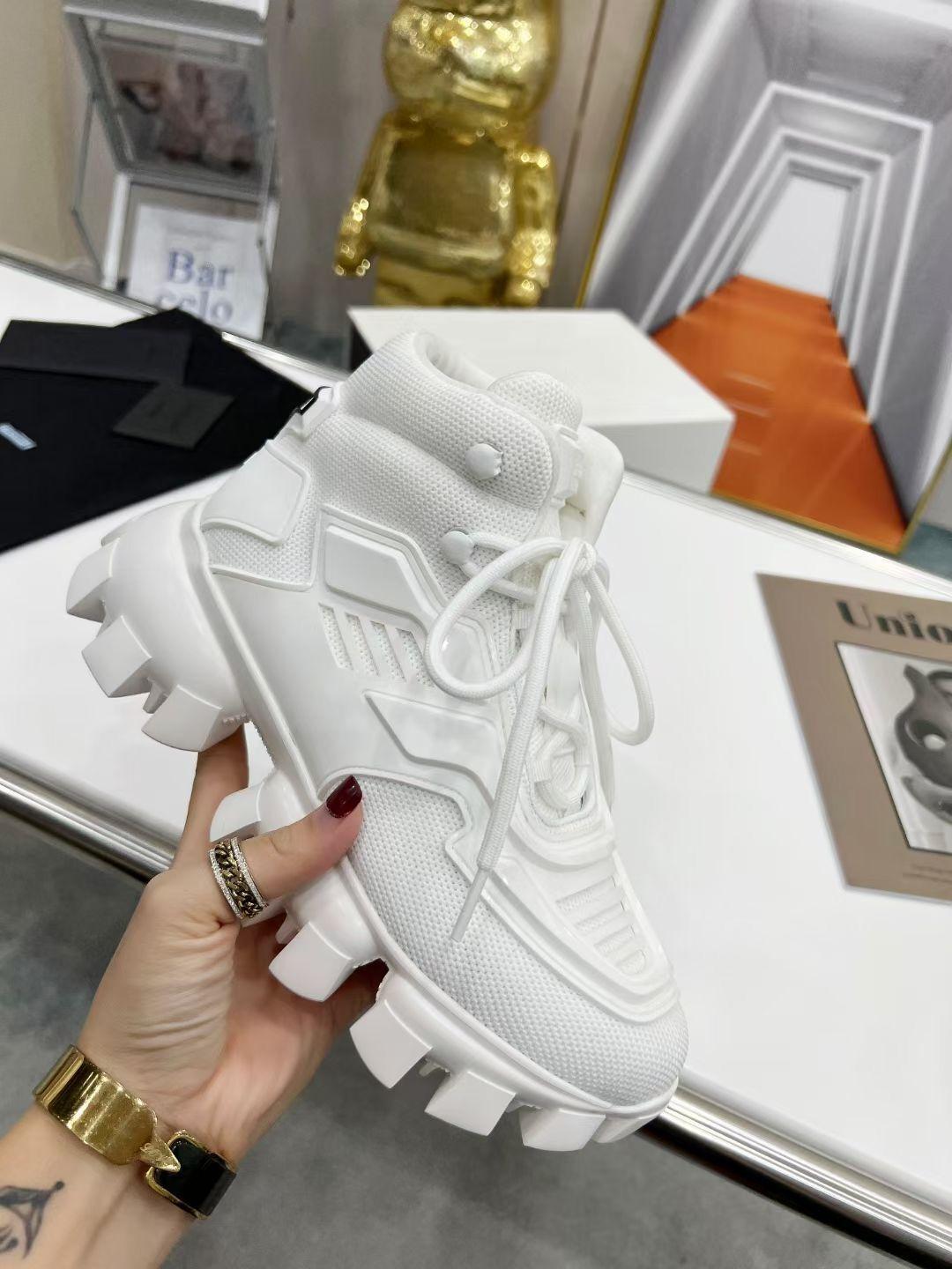 

Designer Cloudbust Triple Sneaker Outdoor Trainers Fashion Mens Thunderbasketball Platform Vintage Casual Men Sock PJN