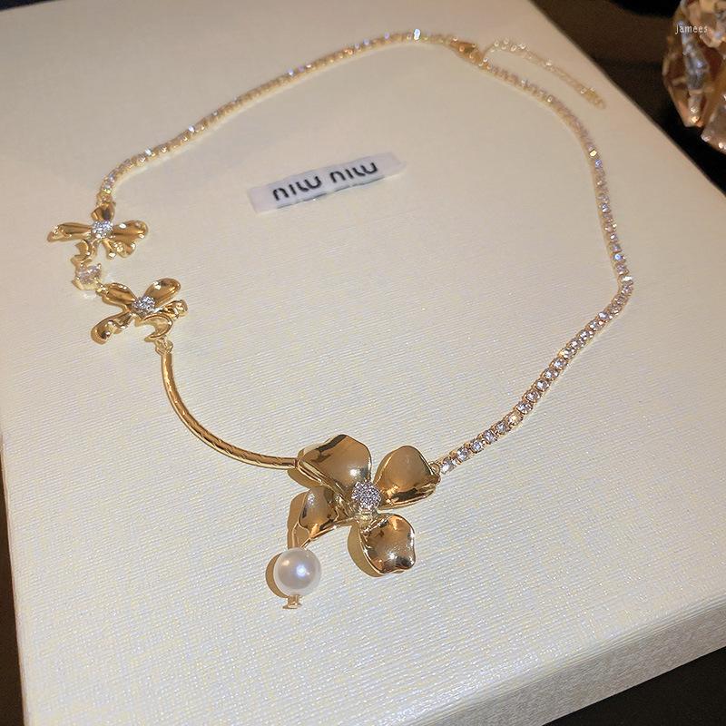 

Choker 2022 European And American Temperament Female Jewelry Fashion Exquisite Rhinestones Flower Necklace For Women's Accessories