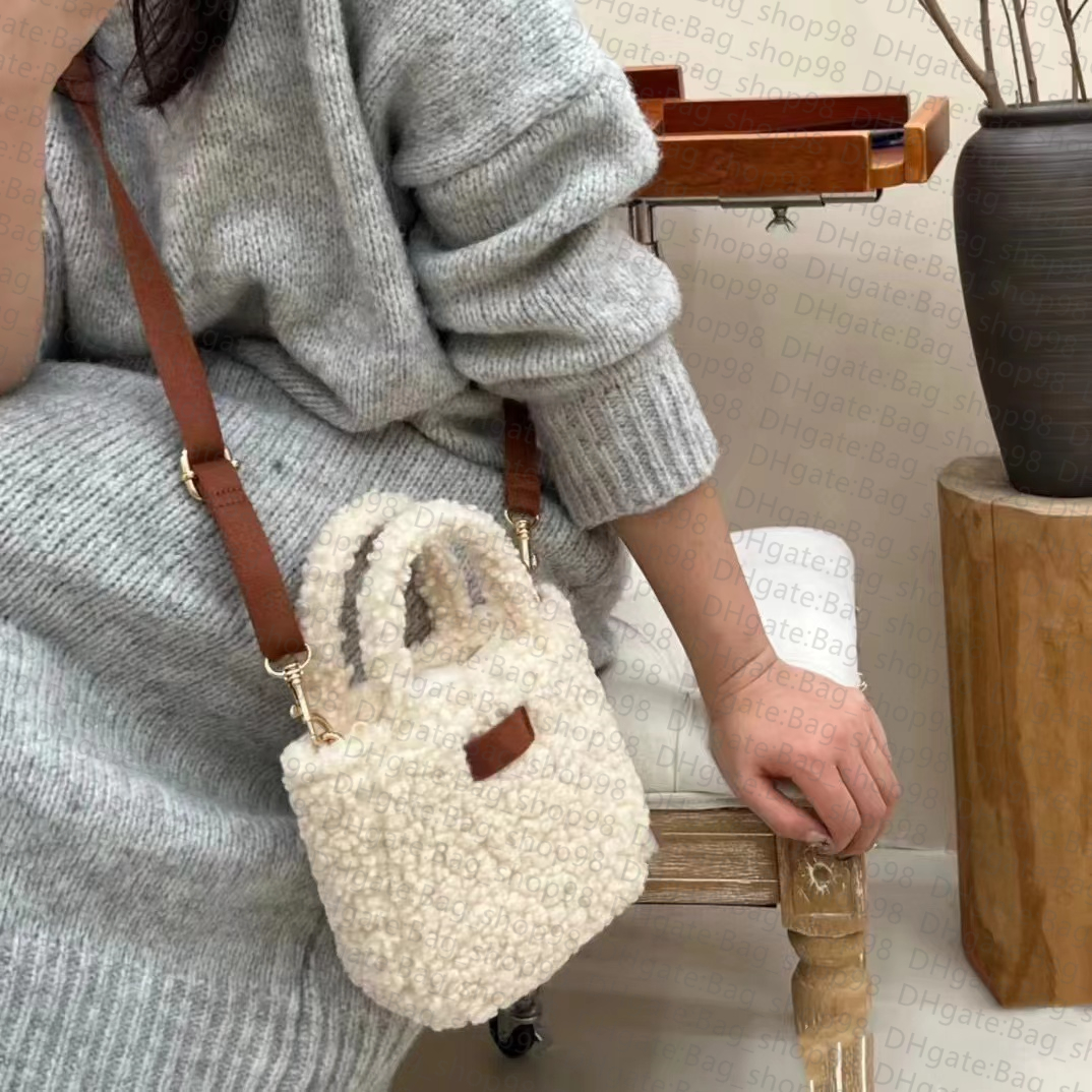 

5A Women bag Classic Tote imported Lamb hair bucket bag open mouth fashion small shoulder strap 2022 Designer commute, Green