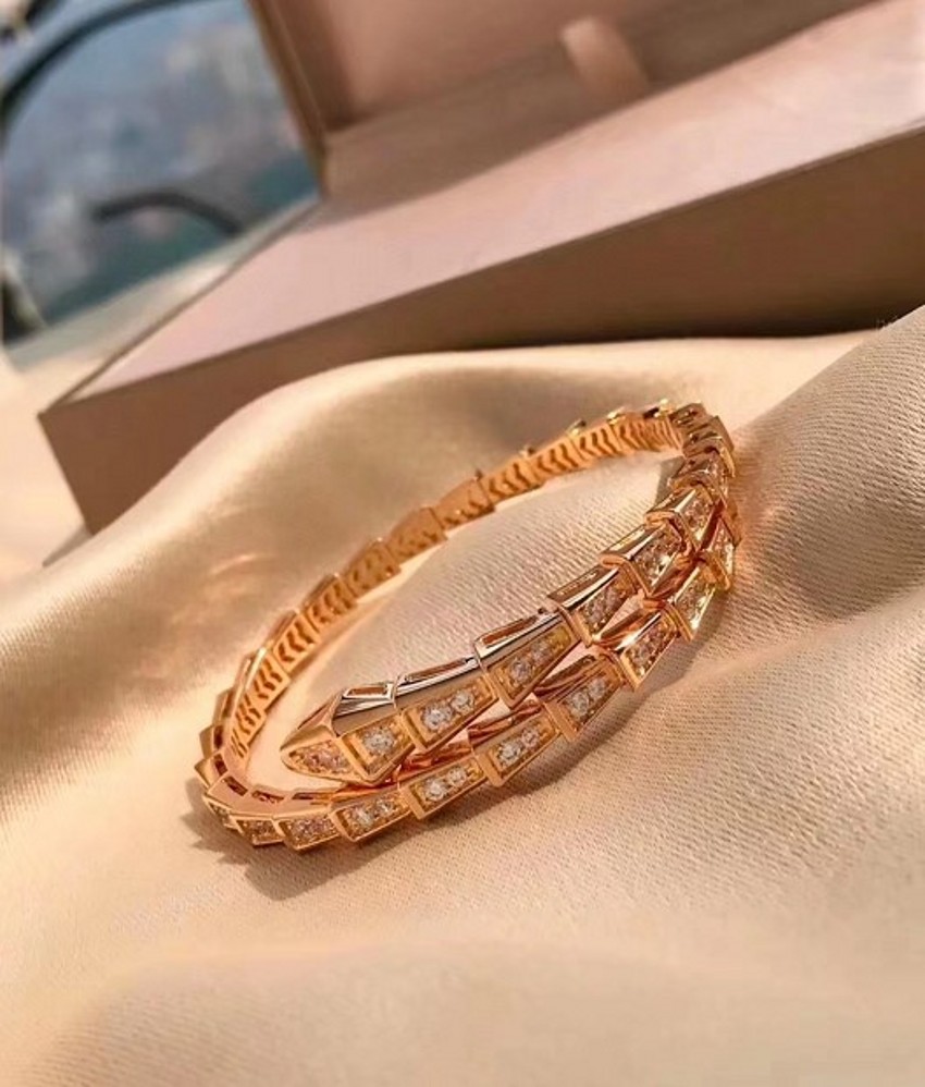 

Designer Designer Luxury Diamond bracelet Fashion atmosphere silver rose gold two colors as women's wedding jewelry