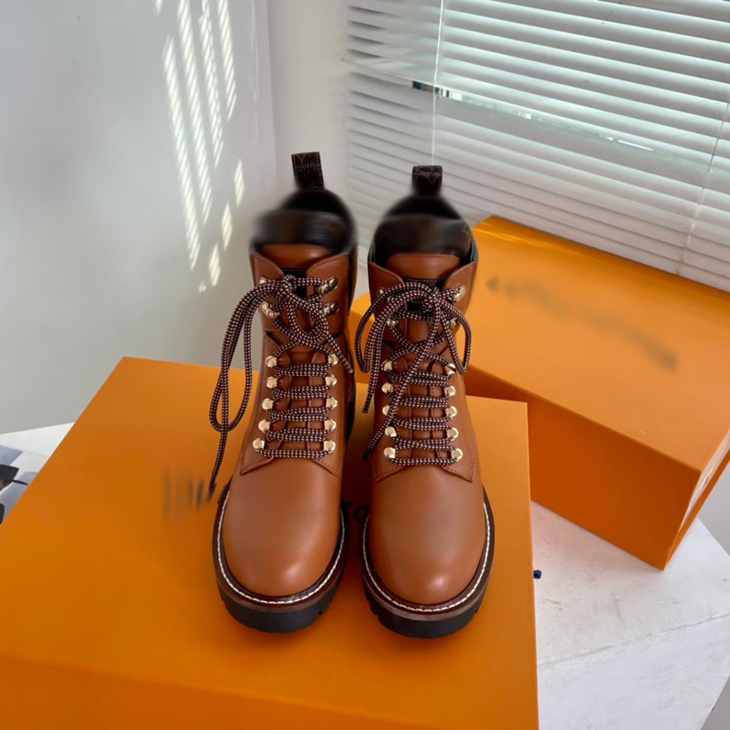 

High heeled Martin boots Autumn winter Coarse heel women shoes Desert Boot real leather zipper letter Lace up Fashion lady Heels Large size 35-40 US4.5-8.5 With box -B197, Picture color