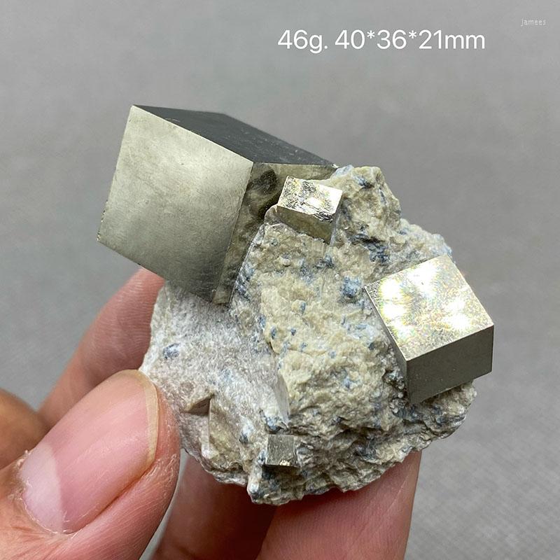 

Pendant Necklaces Natural Spanish Cuboid And Cube Pyrite Mineral Specimen Stones Crystals Healing Quartz Gemstones 2#