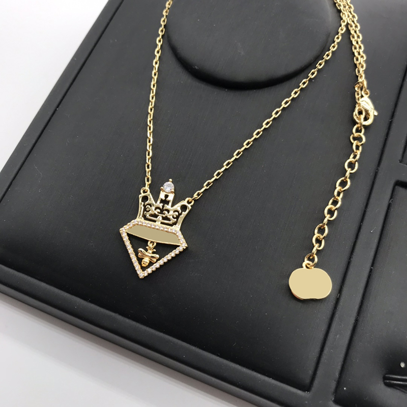 

Luxury Designer Chain Necklace Womens Stylish Fashion Chains All Match Temperament Men And Women Couple Pendant Necklaces For Valentines Day Gift D22110806JX