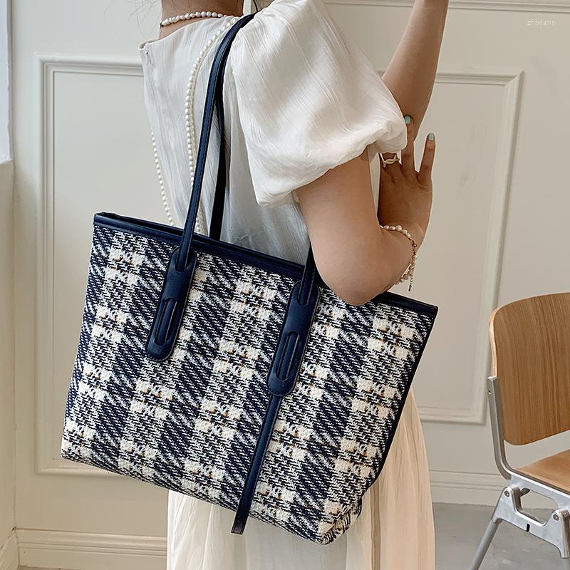 

Evening Bags High Quality Women Large Capacity Handbags Shoulder Designer Ladies Tote Messenger Fashion Female Casual Travel Bag, Black