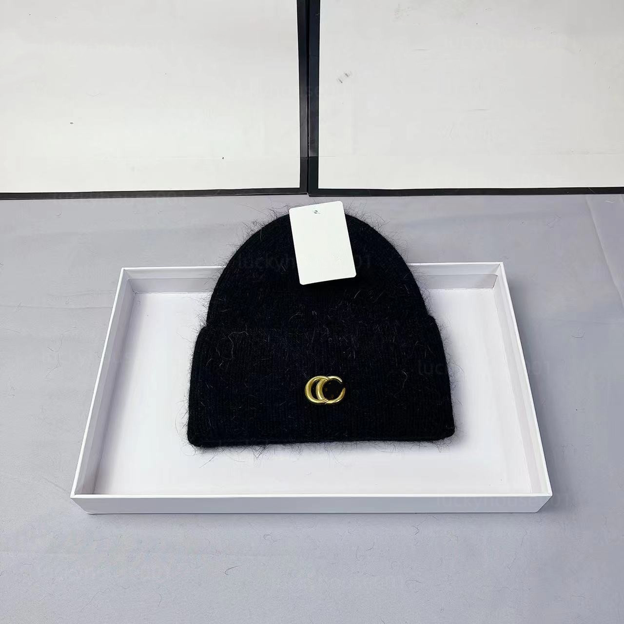 

New Knit Hat Fashion Letter Print Hat Luxury Warm Windproof Elastic Multicolor Beanie Hats Hip Hop Street Couple Headwear Christmas Gift Available in 8 Colors, Green