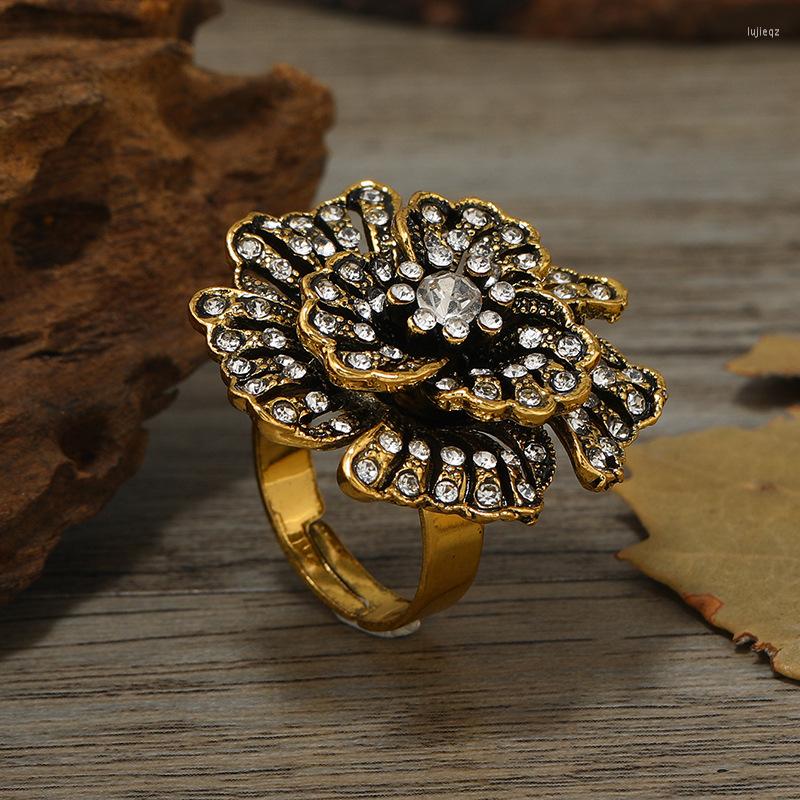 

Wedding Rings Engraved Flower Retro Party Female Finger Ring Vintage Antique Gold Rose Rhinestones Women-Midi-Rings Stylish Jewelry