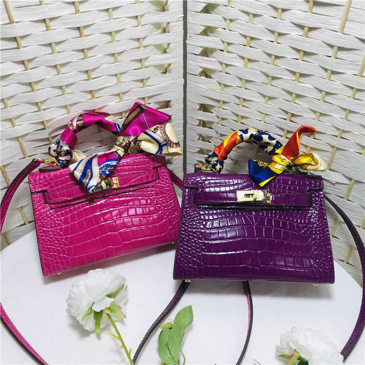 

Designer Bags Herme Handbags female autumn and winter new second generation Mini crocodile casual One Shoulder Messenger Hand trendy small, Not for sale do not shoot