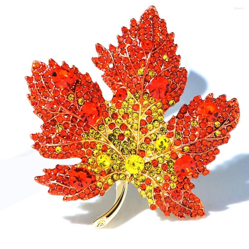 

Brooches CINDY XIANG Rhinestone Red Color Maple Brooch Winter Fashion Jewelry Beautiful Wedding Pin Women And Men Accessories Gift