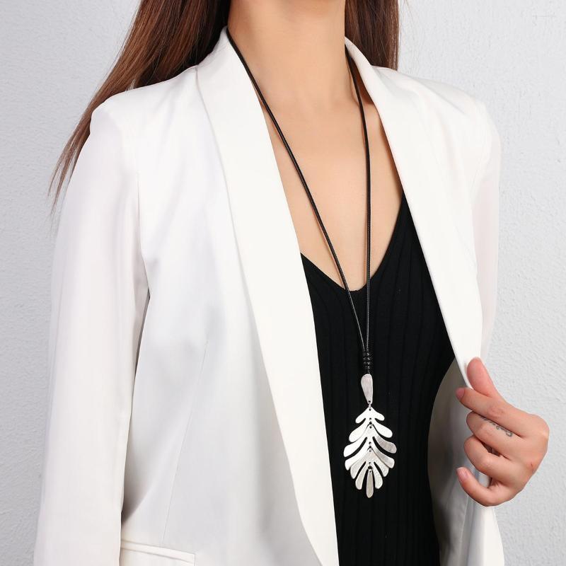 

Chains ALLYES Big Metal Leaf Pendant Necklaces For Women Fashion Bohemian Long Leather Choker Necklace Female Jewelry Gifts