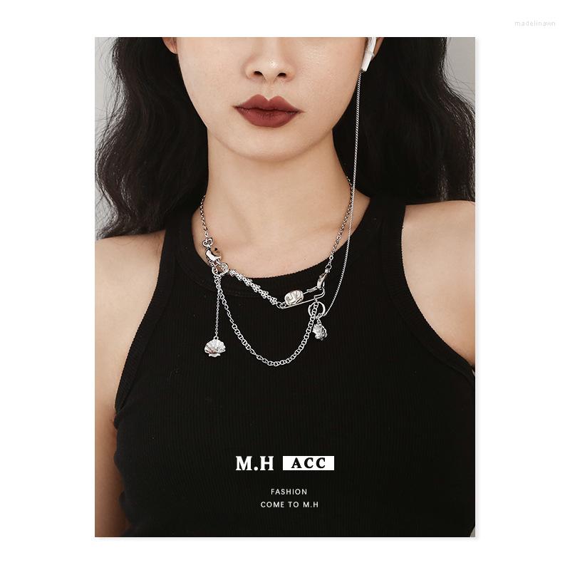 

Chains European And American Fashion Jewelry Necklace Multi-layered Design Niche Exquisite High Sense Clavicle Chain