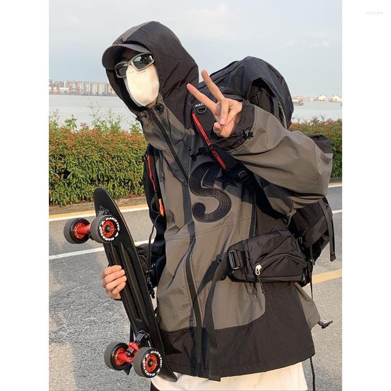 

Men's Jackets 22ss Autumn Outdoor Jacket S Star Embroidery Hardshell Outerwear Men American Retro Functional Loose Streetwear, Khaki