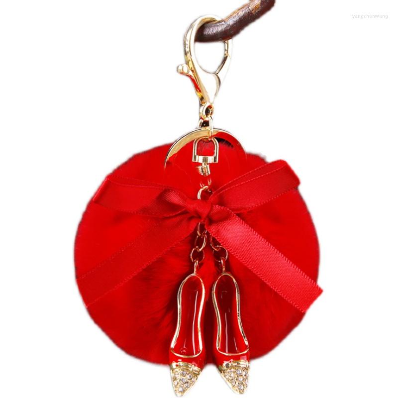 

Keychains Luxury Bag Charms Cute Fluffy Furball Metal Heel Shoes Diy Keychain PomPom Keyring Jewelry Accessories Women Personalised Gift