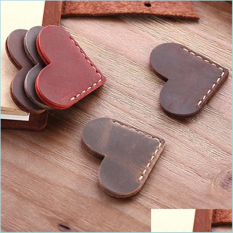 

Bookmarks Vintage Heartshaped Bookmark Fl Grain Leather Bookmarks Mini Corner Page Marker For Reader Handmade Rustic Drop Delivery W Dhj8D, See picture show