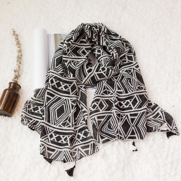 

Scarves 2022 Geometric Shawls Bohemia Style Hijab Women Geometry Tassel Cotton Voile Wrap Muffler