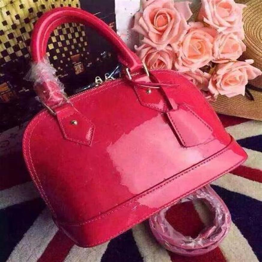 

BB PM Shell Bag Women Genuine Leather Handbags Luxury Designers 32cm 25cm Flower Embossed Shoulder Bags With Lock handbag Crossbod177P, Not sold separately