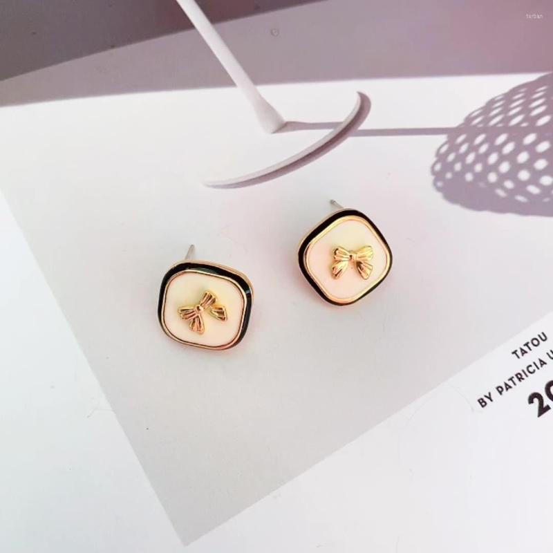 

Stud Earrings The Retro Small Fragrance Bow Are Square Fashionable And Exquisite With A High-grade Sense