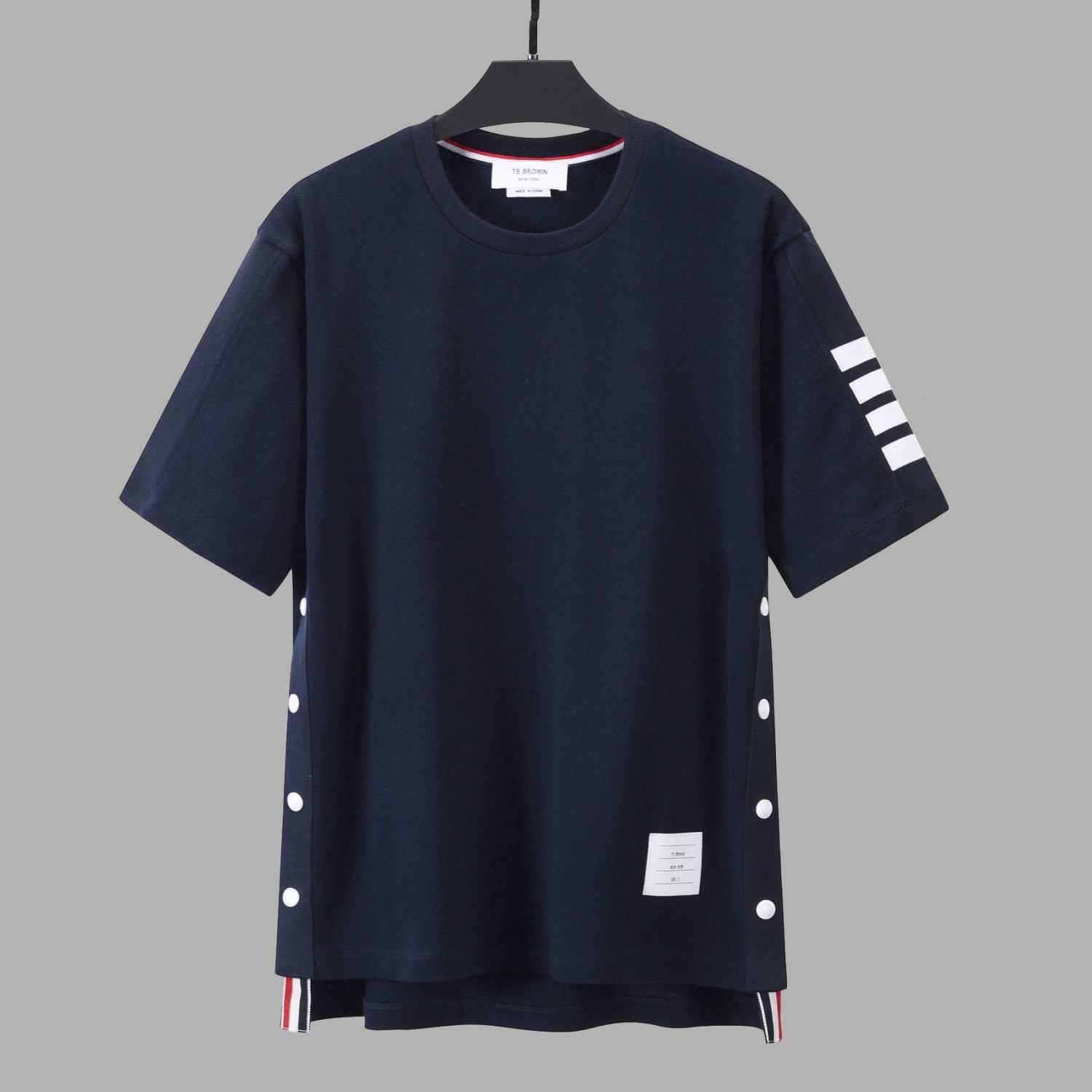 

Designer Shirt Thomes Brownns T-Shirt High Quality Trendy Brand Double Breasted New Tb Men and Women's Premium Short Sleeve Dyed European Button T-shirt, White