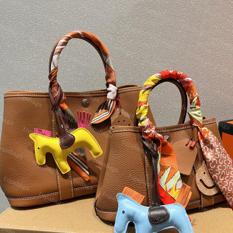 

New Luxury Designer Tote Bags Fashion Garden Totes Ladies Fashion Classic Handbag With Scarves and Horses Cow Leather Shoulder Crossbody Bag, 1 item bag