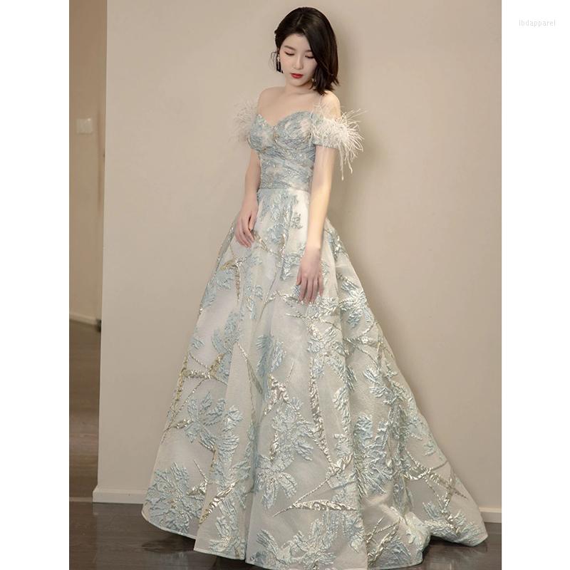 

Party Dresses Elegant Off The Shoulder Satin Evening Long Pleated Ball Gowns Floor-Length Feather Prom 2022, Picture shown