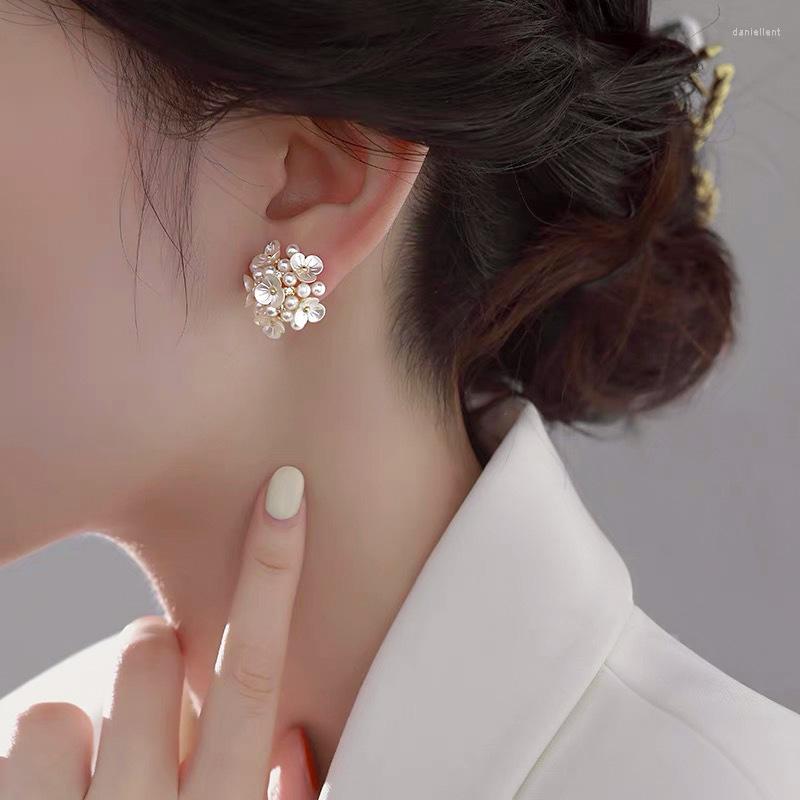 

Stud Earrings Japanese-style Flower Cluster Elegant Temperament Exquisite Glamour Romantic For Feminia Bijoux Jewelry Gift