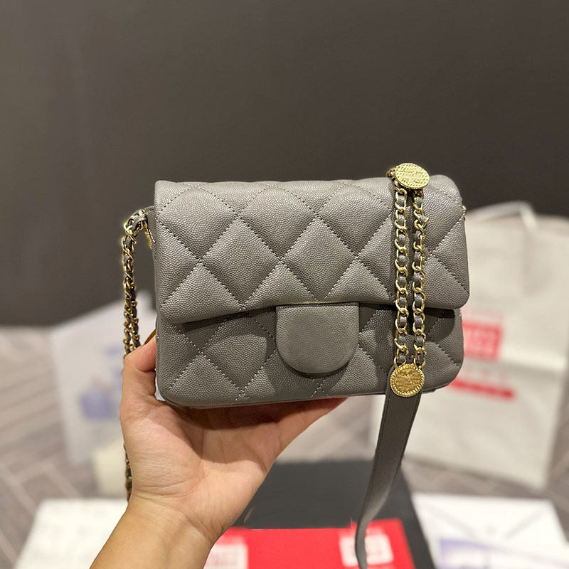 

Womens Classic Mini Flap Quilted Sqaure Coin Bags Caviar Leather Calfskin Cosmetic Case Outdoor Trends Pocket With Back Pouch Designer Sacoche Handbags 19X12CM, Box