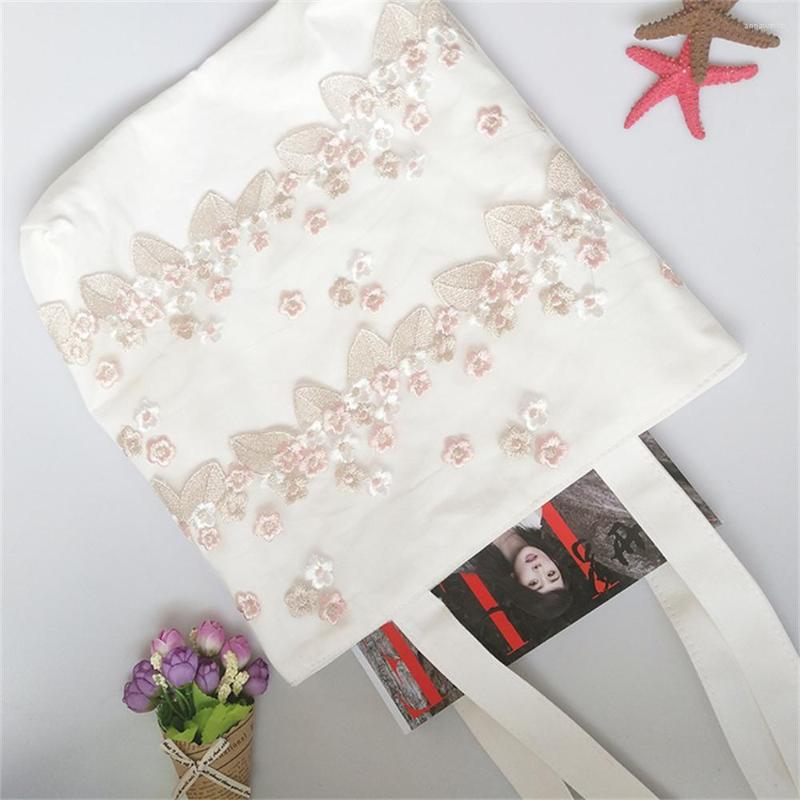 

Shopping Bags Mori Women's Canvas Bag Lace Flower Large-capacity Pastoral Fresh Embroidery College Wind Student Lunch