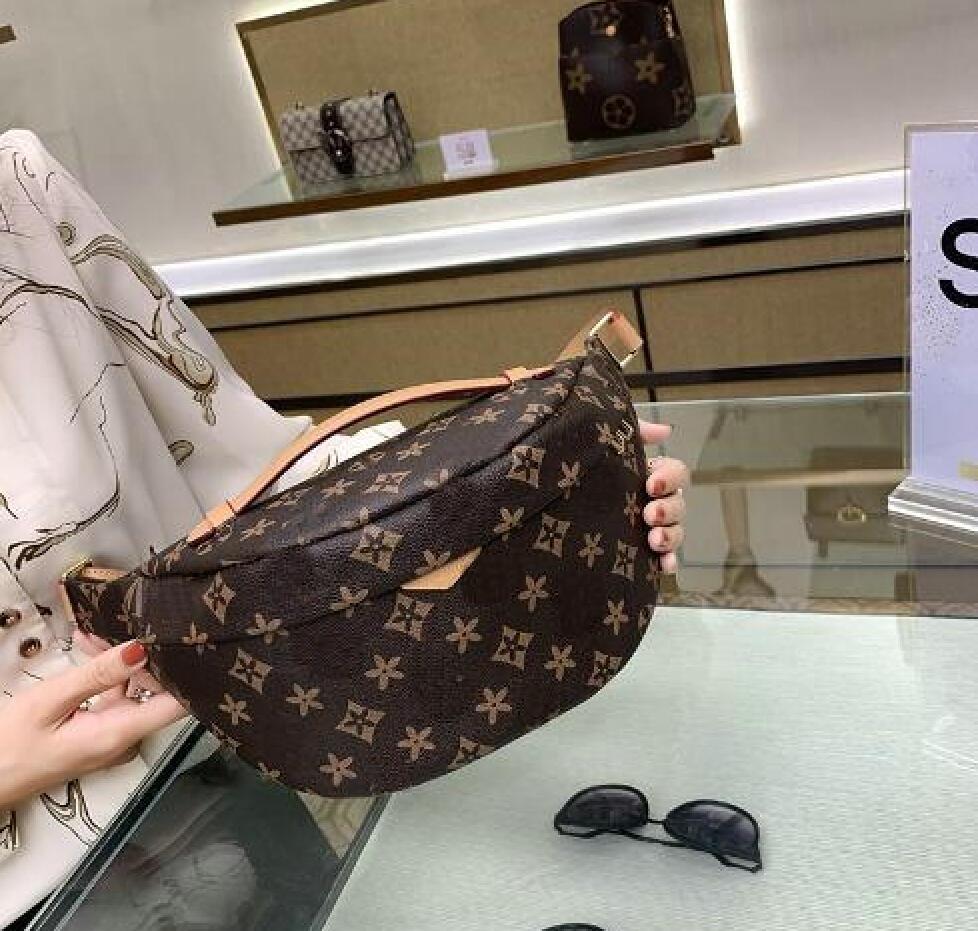 

Men and Women's Same Style Fashion Waist Bag One Shoulder Crossbody Bag, Brown
