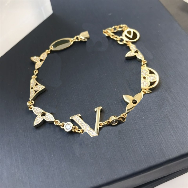 

Letter bracelets designer luxury jewelry bracelet chain charms for ladies engagement ornament simple popular lock heart thin love bracelets