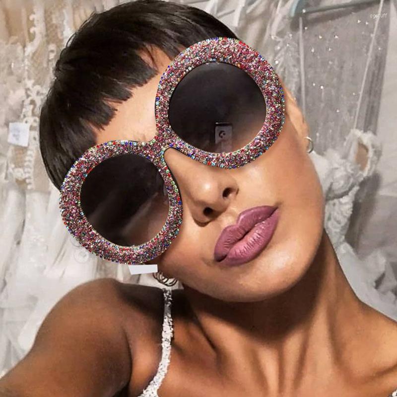 

Sunglasses 2022 Trendy Diamond Shades For Women Fashion Designer Oversized Round Crystal Ladies Gafas Oculos Feminino