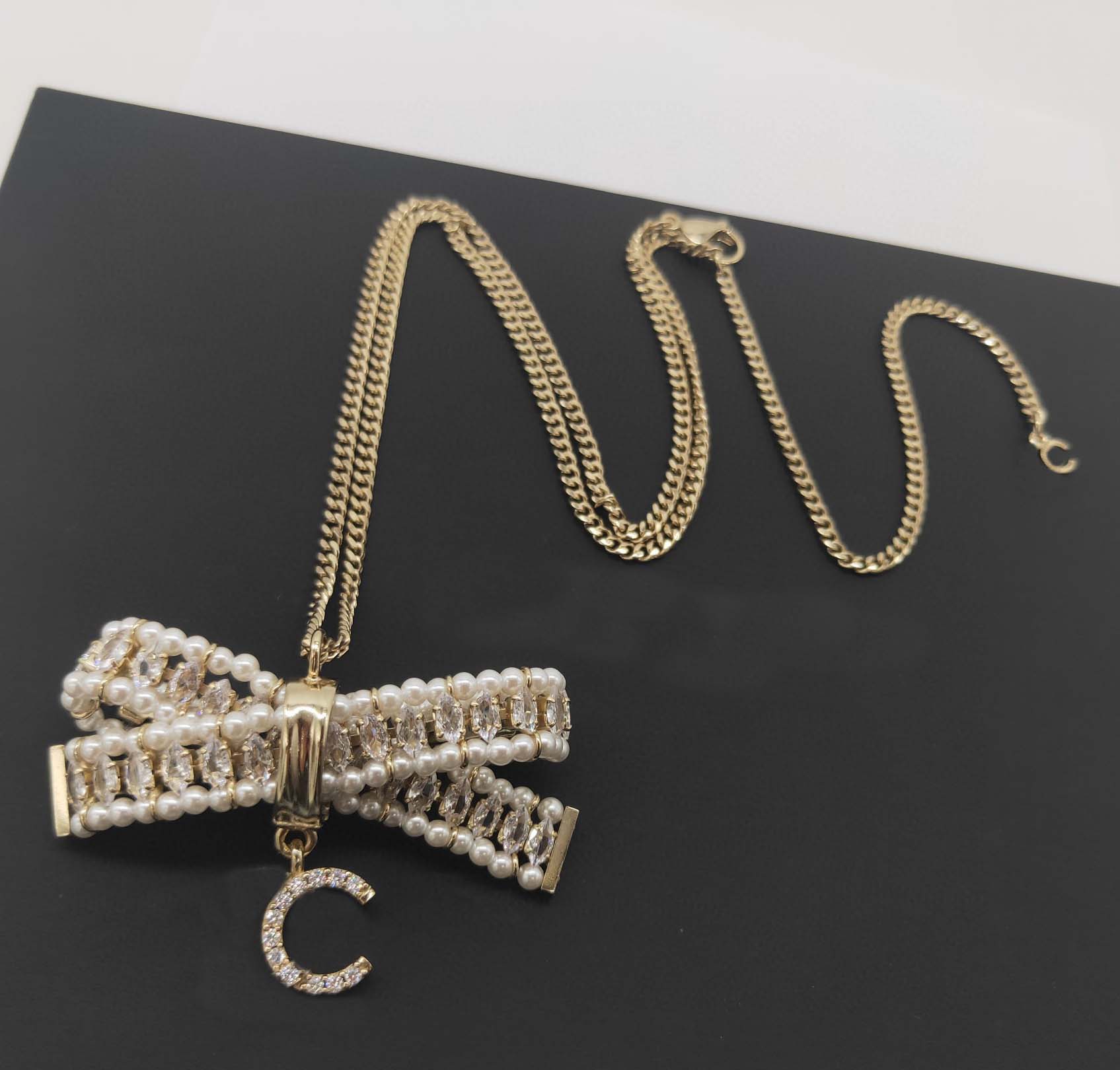 

2022 Luxury quality Charm pendant necklace with diamond and nature shell beads knot shape drop earring have box stamp PS3491