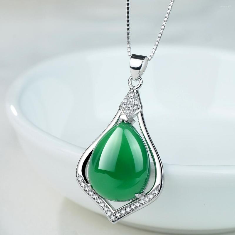 

Chains Temperament Necklace With Green Chalcedony Pendant Female Jade Fashion Collarbone Chain Drop-shaped Women